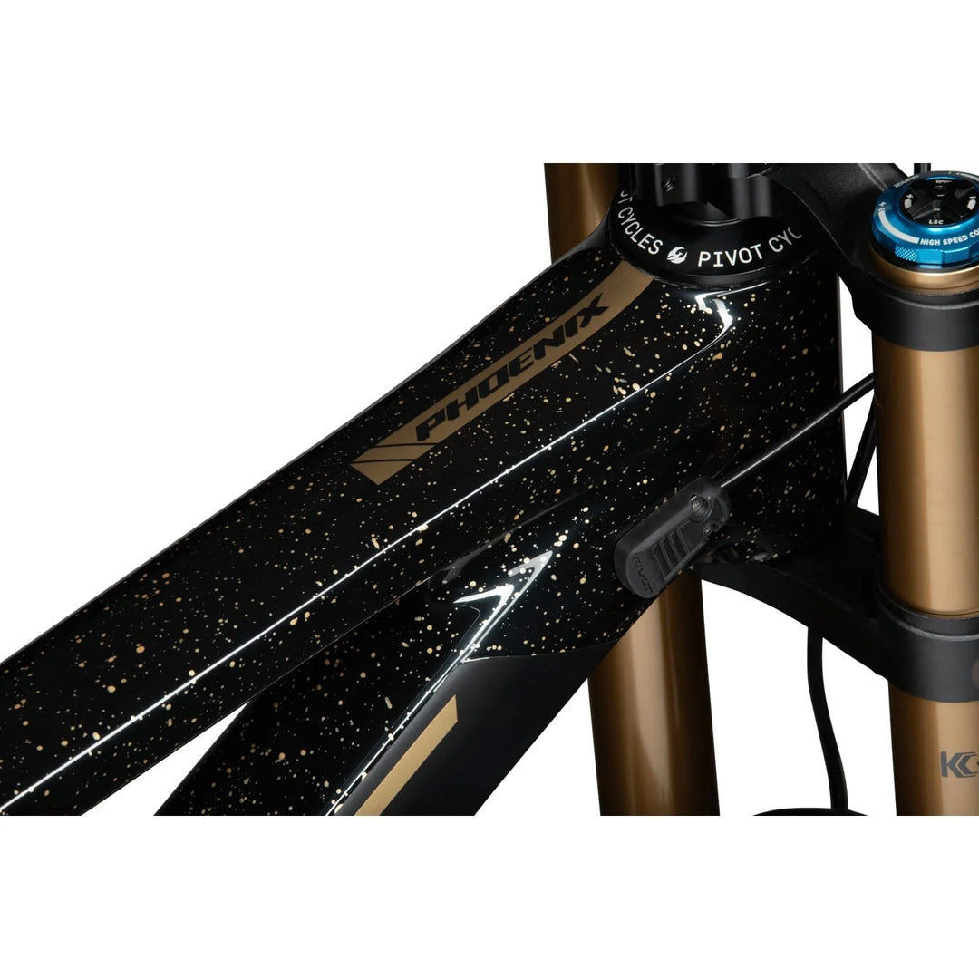 2025 Pivot Cycles Phoenix Pro Saint Downhill Bike