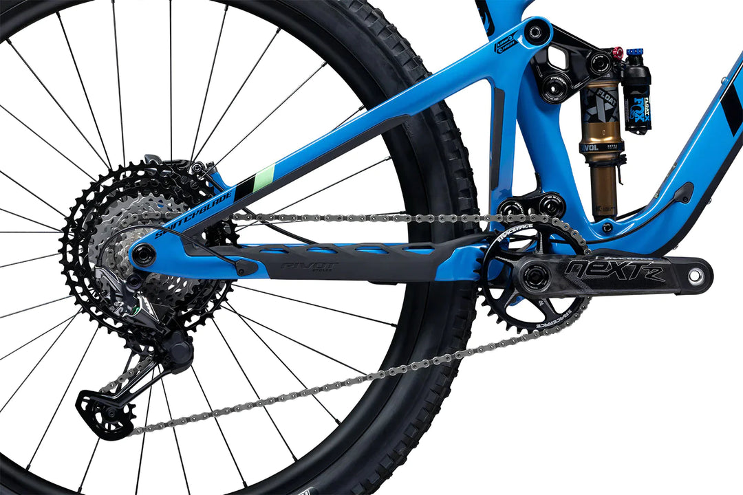 2024 Pivot Switchblade