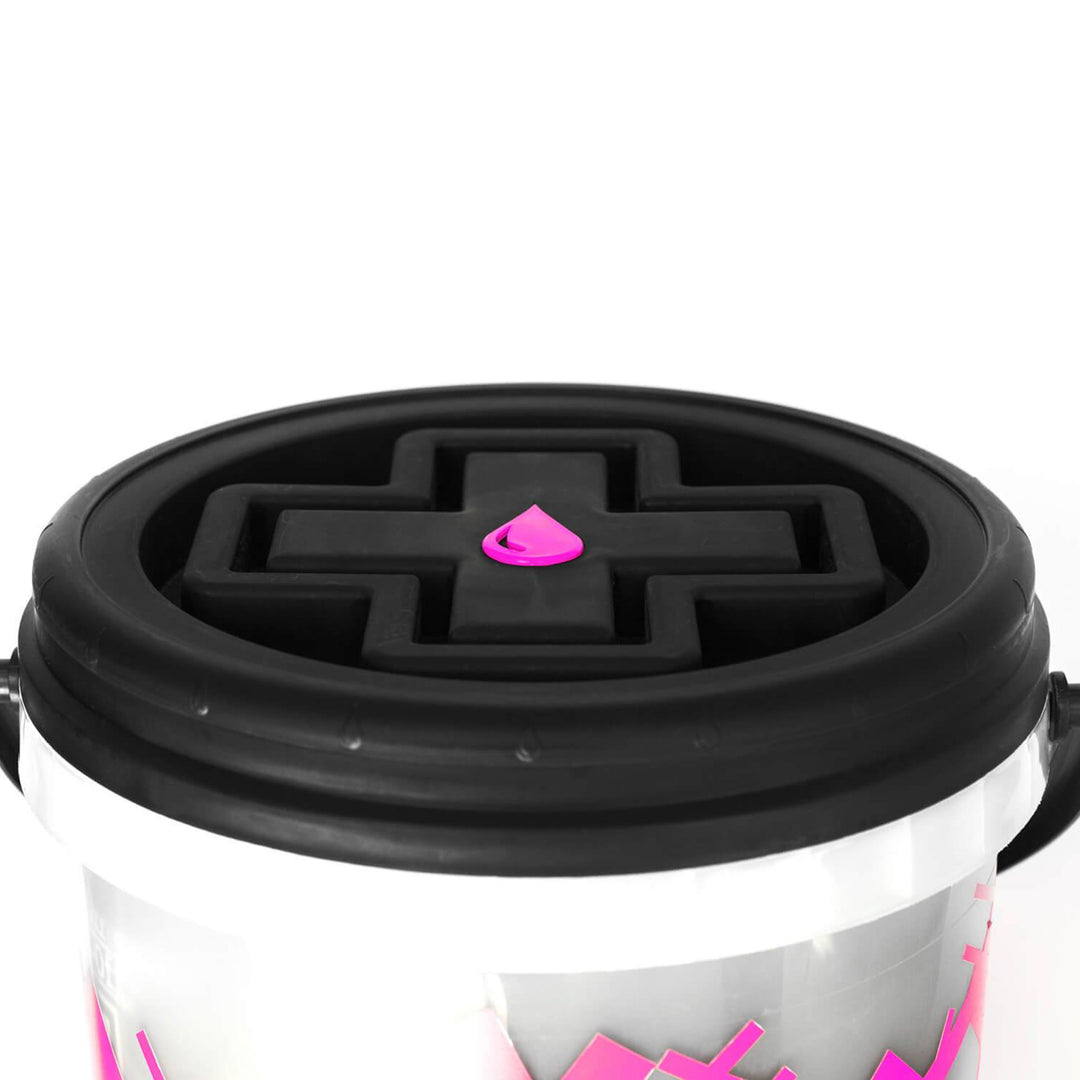Muc-Off Bucket Kit with Filth filter
