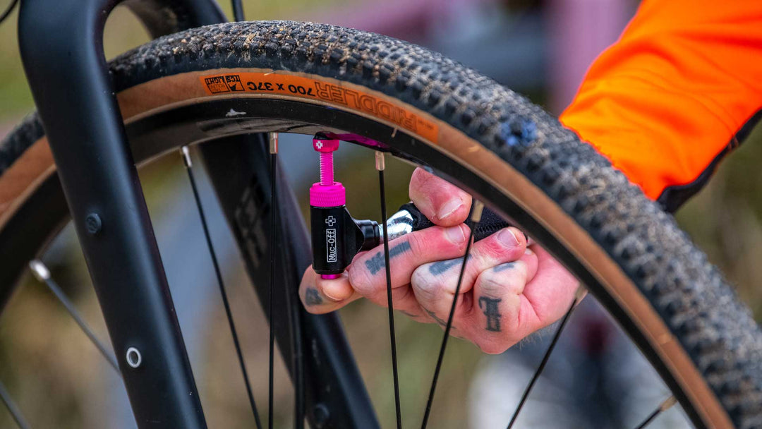 Muc-Off Road Inflator Kit